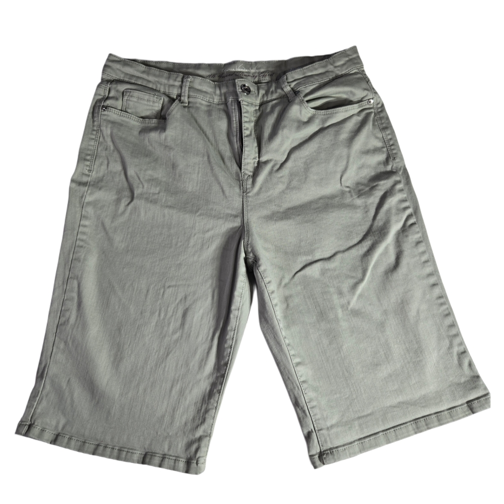 Gloria Vanderbilt Gray-Beige Lightweight Denim Shorts - 16